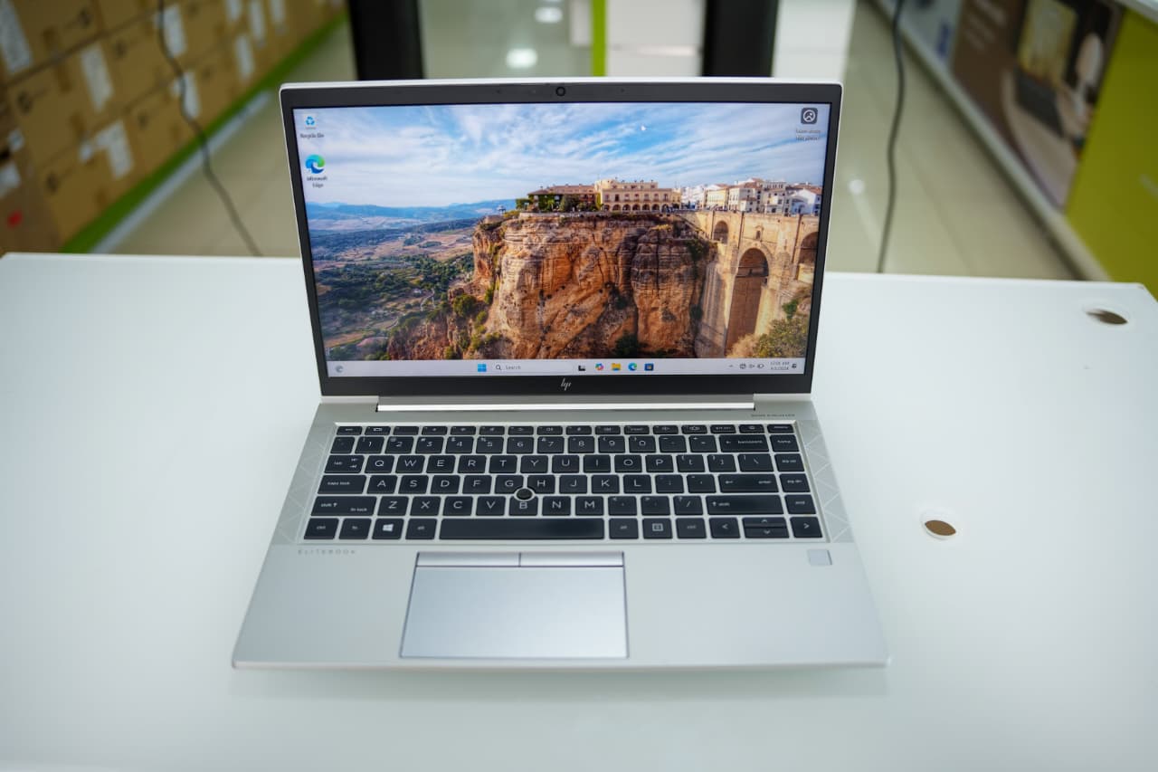 Hp elitebook 845 g7 ryzen 7 16gb 256gb ssd Hp elitebook 845 g7 ryzen 7 16gb 256gb ssd - Image 1