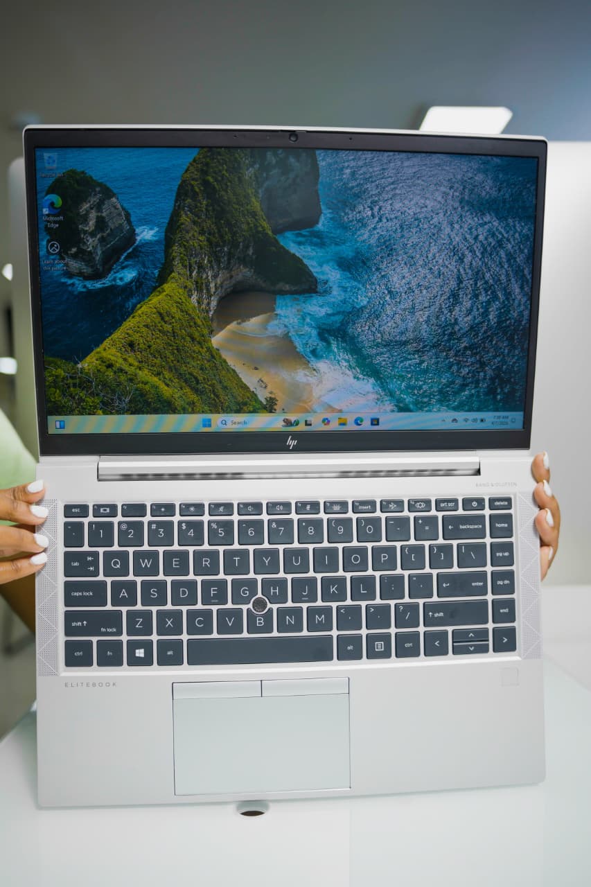 Hp elitebook 845 g7 ryzen 7 16gb 512gb ssd touch Hp elitebook 845 g7 ryzen 7 16gb 512gb ssd touch - Image 1