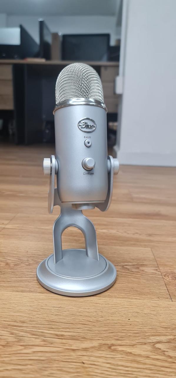Logitech yeti podcast mic Logitech yeti podcast mic - Image 1